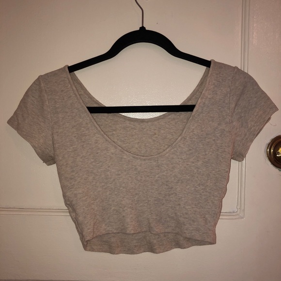 Brandy Melville Cream Crop Top - Picture 2 of 3